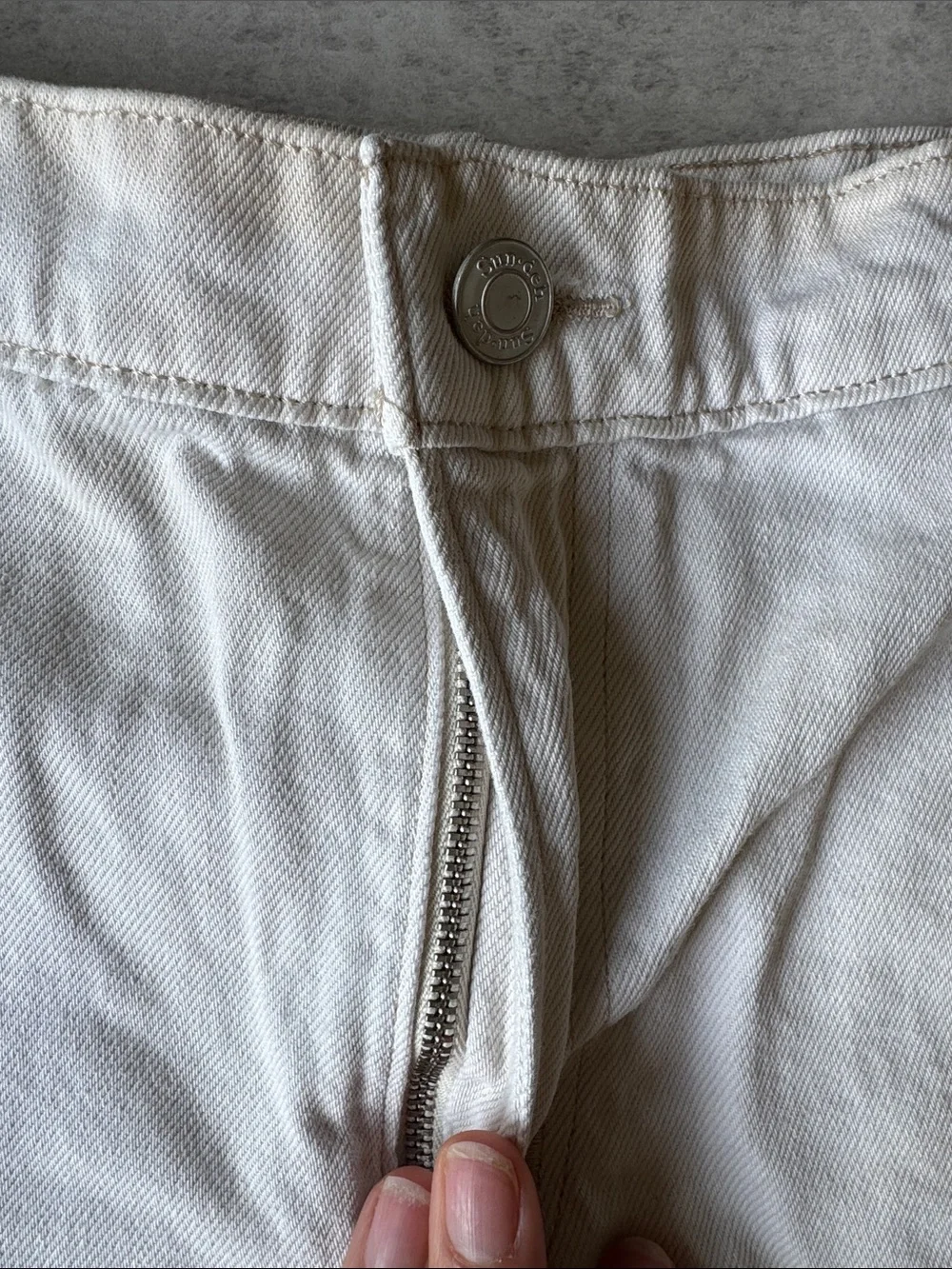 🤍 Sun-deh Aritzia Carpenter Shorts | Size 27 - Picture 4 of 6